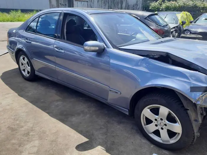 Mecanismo de cerradura de puerta de 4 puertas derecha delante Mercedes E-Klasse