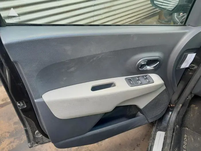 Tapizado de puerta de 4 puertas izquierda delante Dacia Lodgy