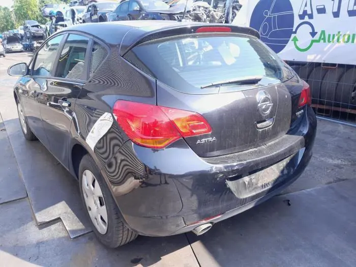 Torsieveer achter Opel Astra