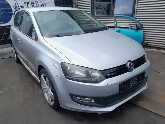 Pinza de freno derecha delante Volkswagen Polo