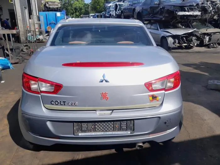 Mecanismo de cierre del portón trasero Mitsubishi Colt