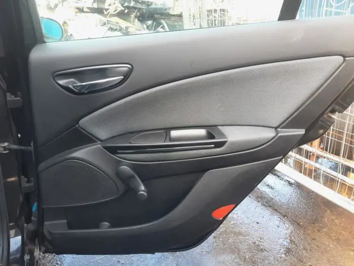 Tapizado de puerta de 4 puertas derecha detrás Fiat Bravo