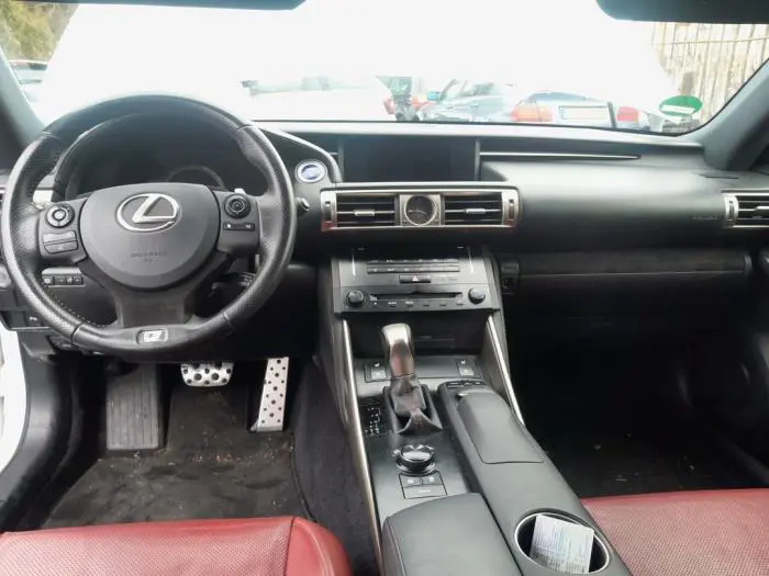 Guantera Lexus IS 300