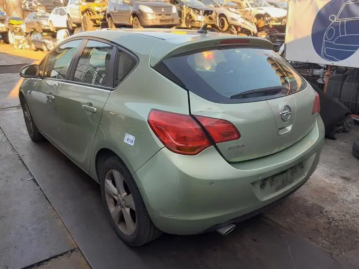 Velgen set + banden Opel Astra