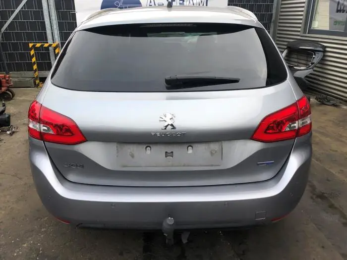 Luz trasera derecha Peugeot 308