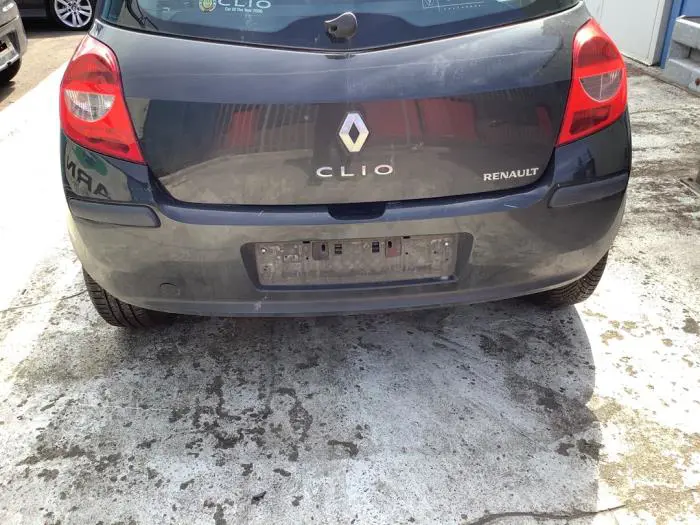 Parachoques trasero Renault Clio