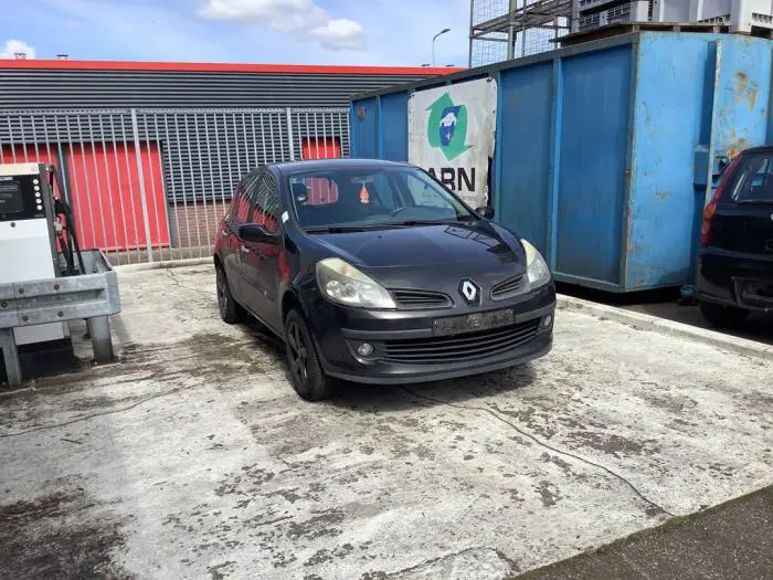 Mecanismo de cierre del portón trasero Renault Clio