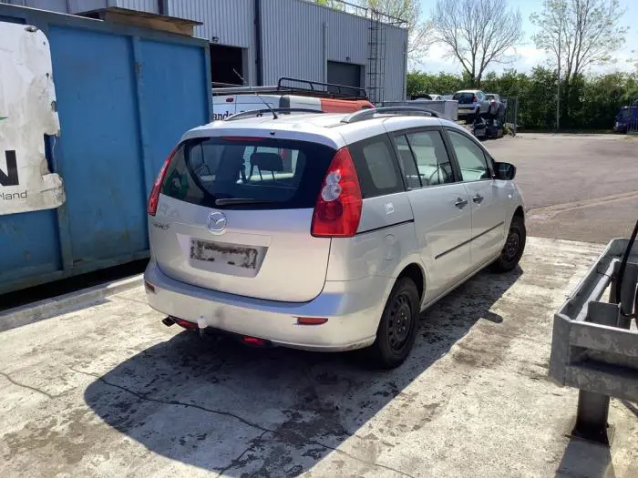 Puerta de 4 puertas derecha detrás Mazda 5.