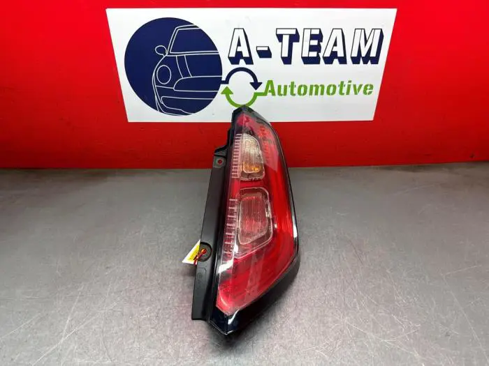 Luz trasera derecha Fiat Punto