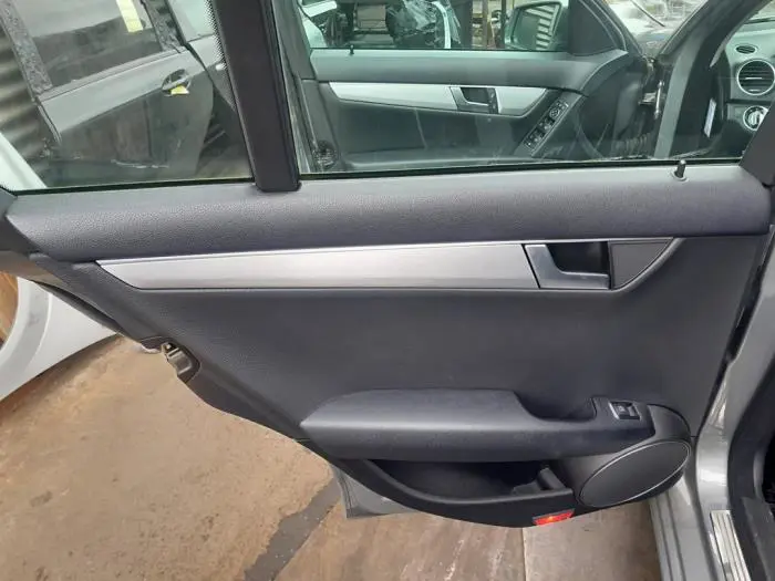 Tapizado de puerta de 4 puertas izquierda detrás Mercedes C-Klasse