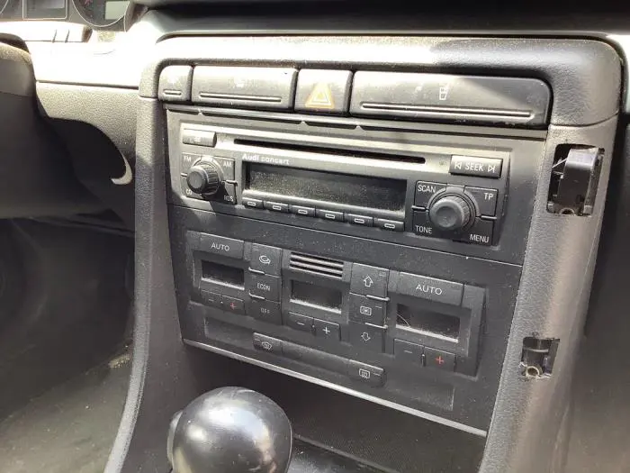 Reproductor de CD y radio Audi A4