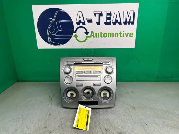 Reproductor de CD y radio Mazda 2.