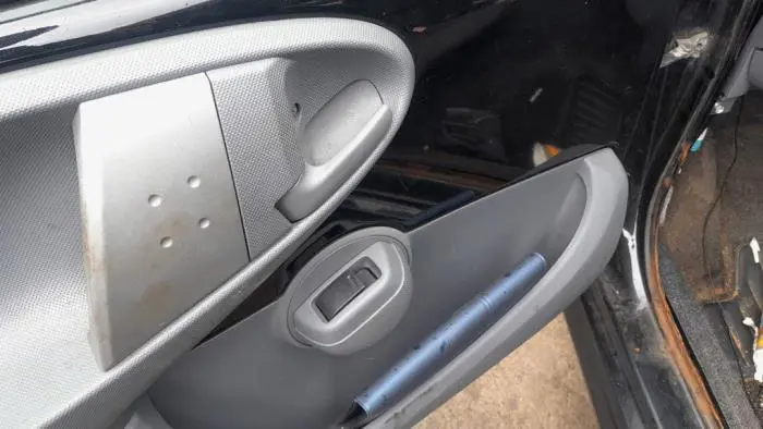 Interruptor de ventanilla eléctrica Peugeot 107