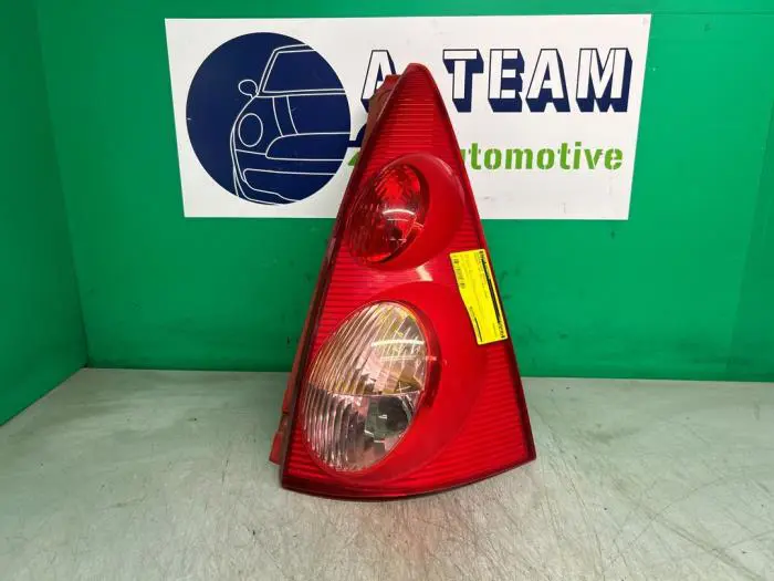 Luz trasera derecha Peugeot 107