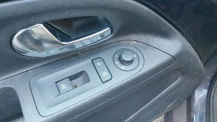 Interruptor de ventanilla eléctrica Volkswagen UP