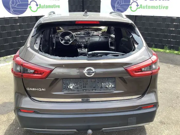 Portón trasero Nissan Qashqai+2