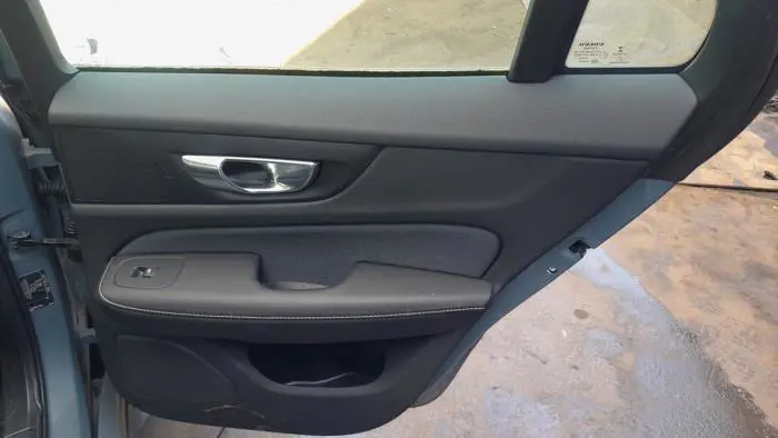 Tapizado de puerta de 4 puertas derecha detrás Volvo V60