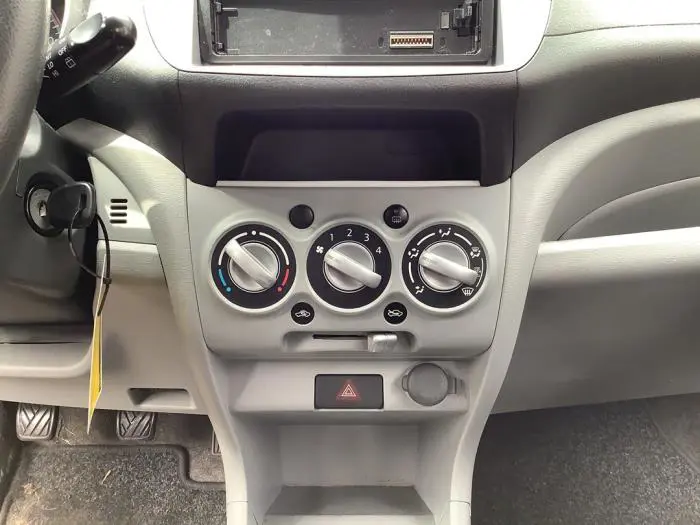 Panel de control de calefacción Suzuki Alto