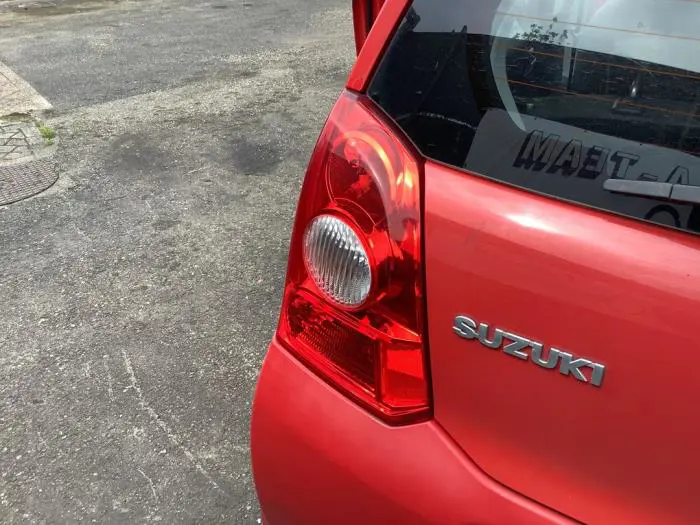 Luz trasera izquierda Suzuki Alto