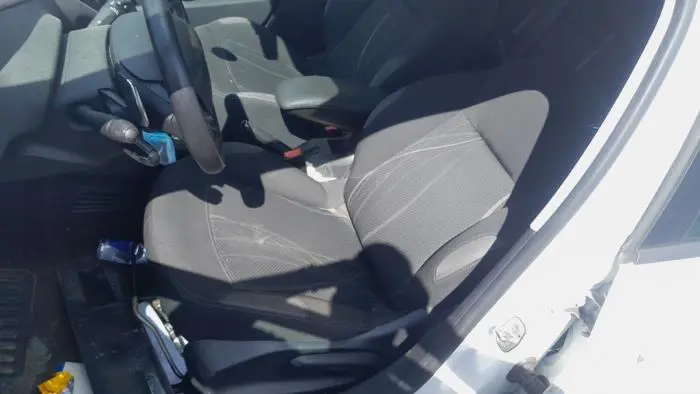 Asiento izquierda Peugeot 208