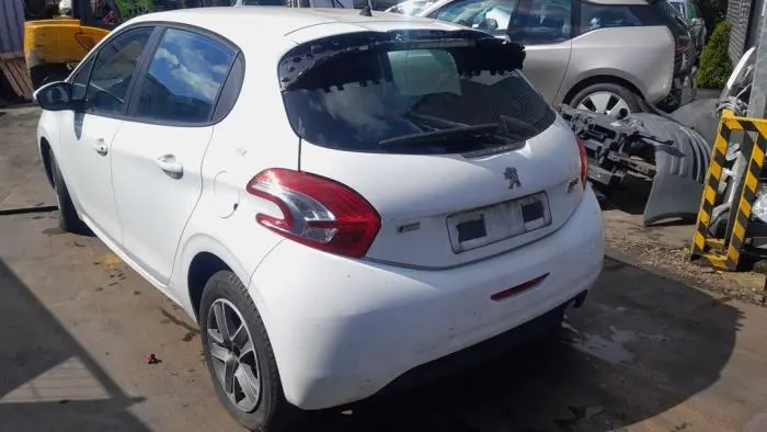 Luz trasera izquierda Peugeot 208