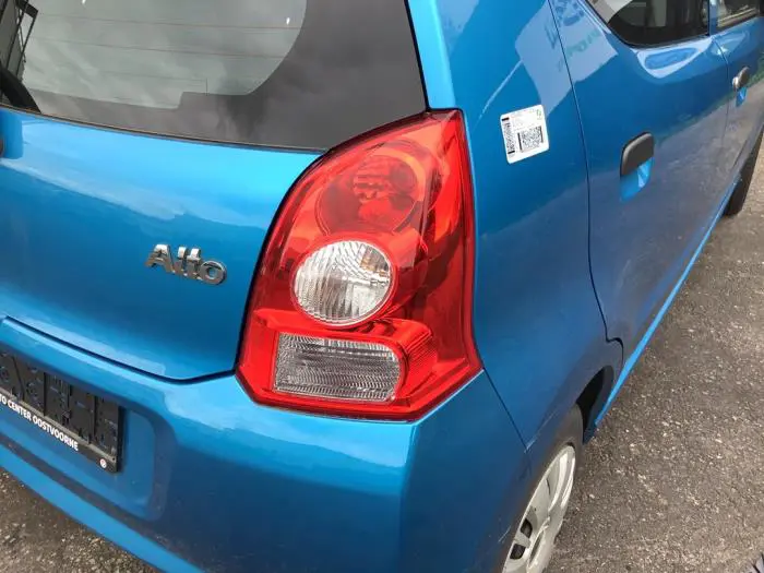 Luz trasera derecha Suzuki Alto