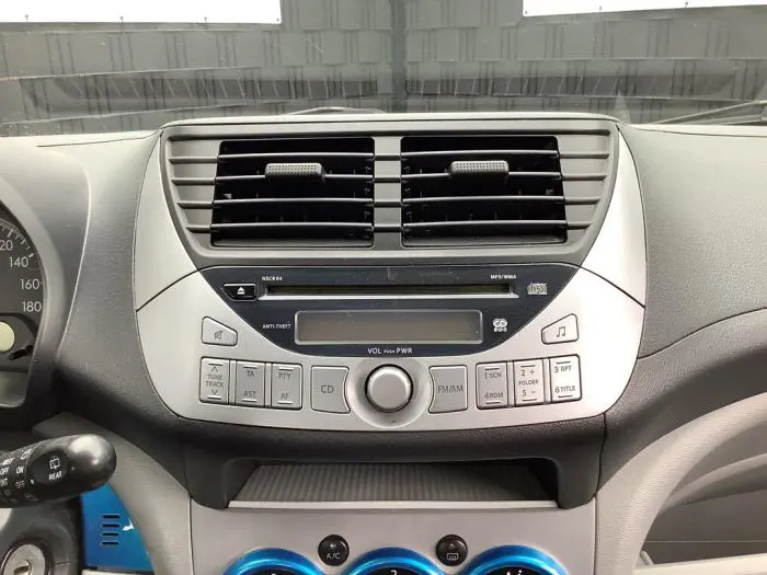 Reproductor de CD y radio Suzuki Alto