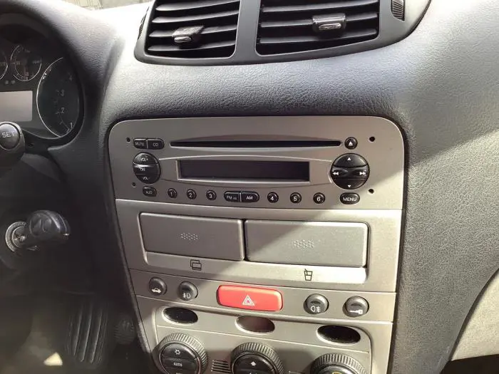 Reproductor de CD y radio Alfa Romeo 147