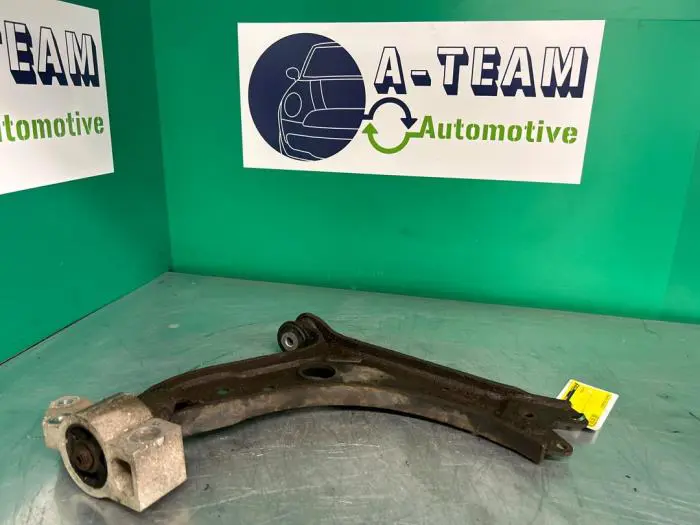 Brazo portante izquierda delante Volkswagen Golf 04-