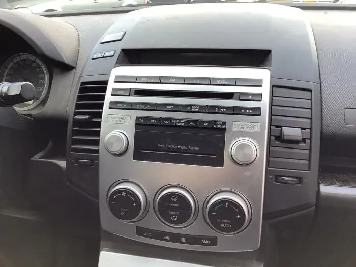 Reproductor de CD y radio Mazda 5.