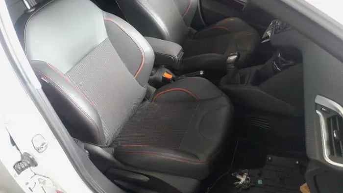 Asiento derecha Peugeot 208