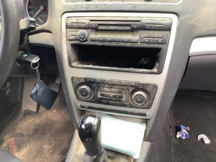 Reproductor de CD y radio Skoda Octavia