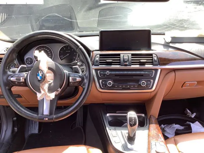 Controlador de pantalla multimedia BMW M3