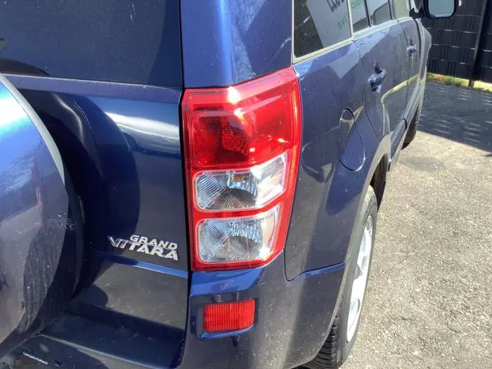 Luz trasera derecha Suzuki Grand Vitara