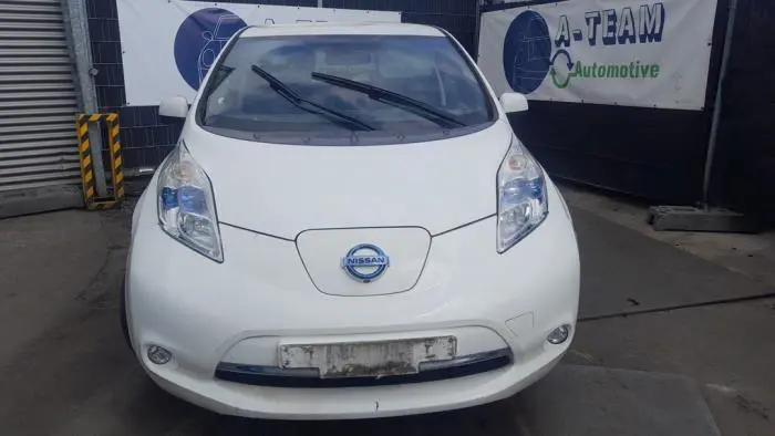 Parachoques Nissan Leaf