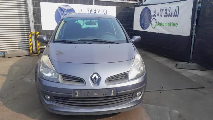 Capó Renault Clio