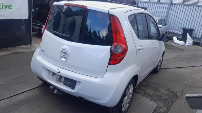 Luz trasera derecha Opel Agila