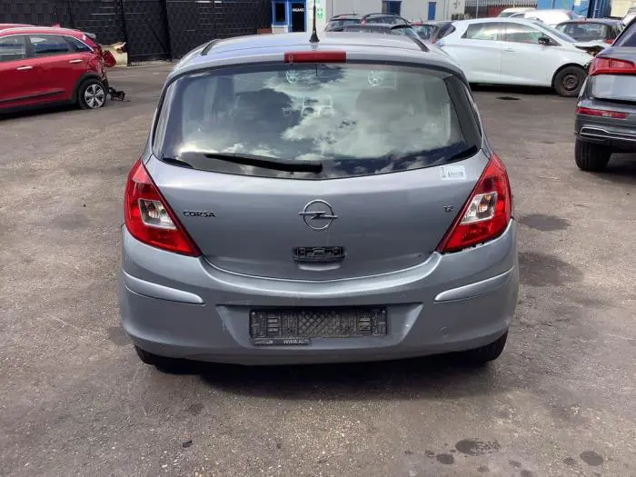 Portón trasero Opel Corsa