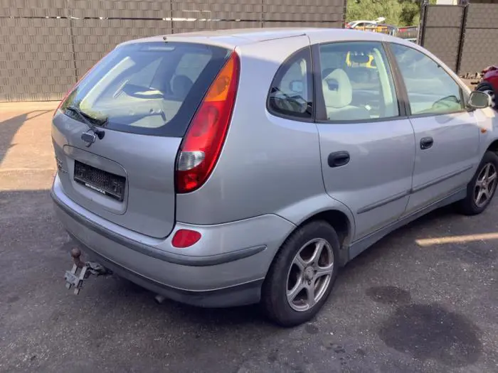 Parachoques trasero Nissan Almera Tino