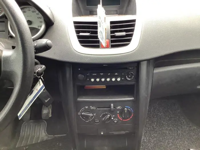 Reproductor de CD y radio Peugeot 207