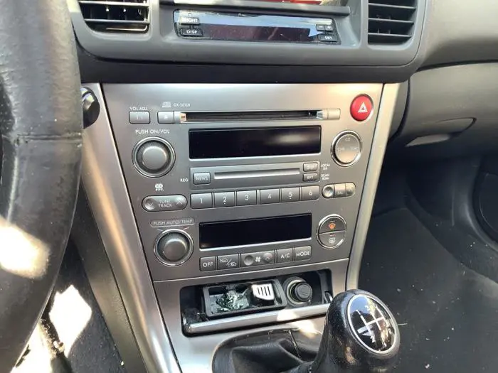 Reproductor de CD y radio Subaru Outback