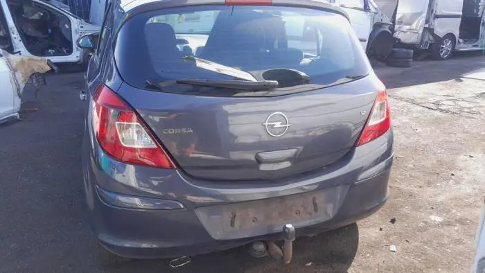 Portón trasero Opel Corsa