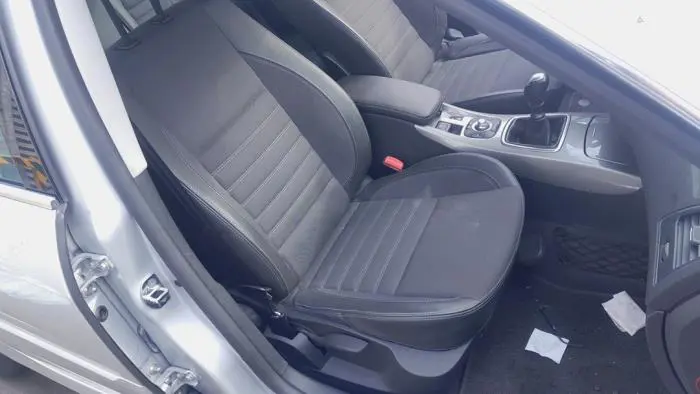 Asiento derecha Renault Laguna