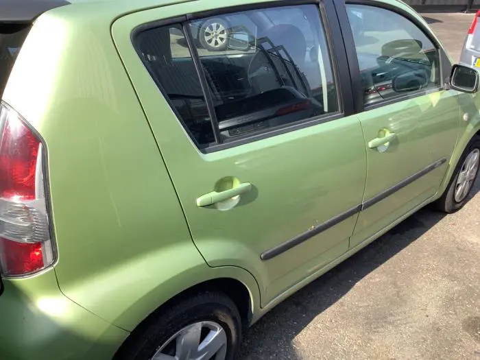 Puerta de 4 puertas derecha detrás Daihatsu Sirion