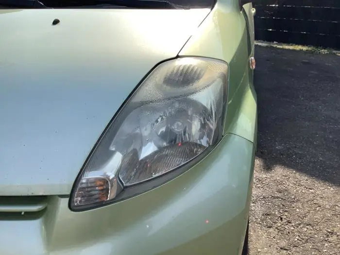 Faro izquierda Daihatsu Sirion