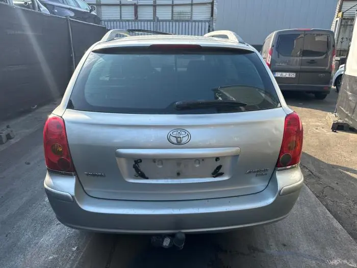 Lado trasero (completo) Toyota Avensis