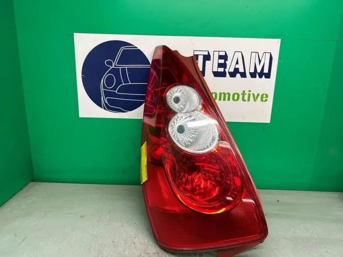 Luz trasera izquierda Mazda 5. 05-