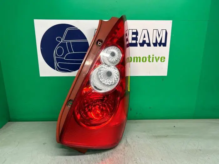 Luz trasera derecha Mazda 5. 05-