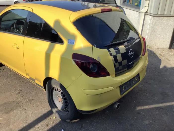 Luz trasera izquierda Opel Corsa