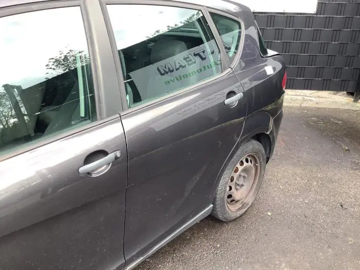 Puerta de 4 puertas izquierda detrás Seat Toledo